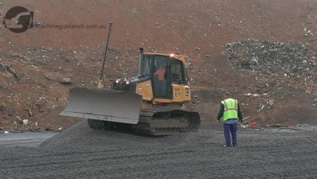 Landfill construction with machine guidance