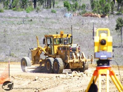 Trimming with the help of total station guidance.