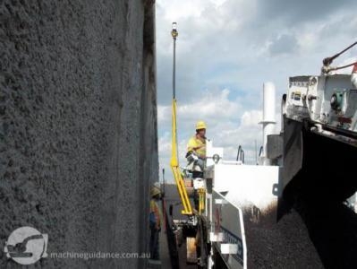 3D Paving Against Concrete Walls